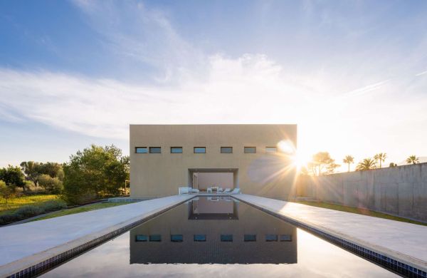 Icono arquitectónico a las puertas de Búger: Donde el diseño se encuentra con la idílica vid...